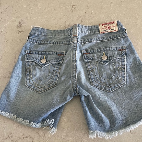 True religion Bermuda Jean shorts - Picture 2 of 2